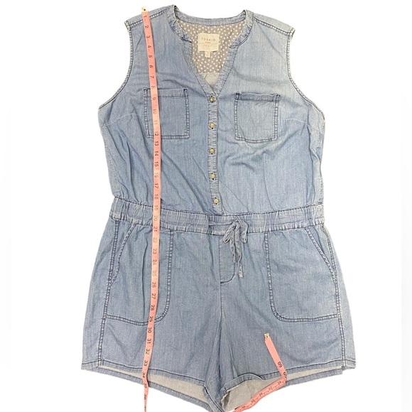 Torrid Drawstring Waist Romper - Medium Wash Chambray Denim Size 1 - Picture 10 of 13